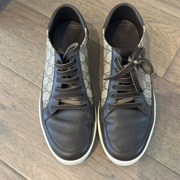 Lightly Worn, Men’s Gucci Shoes MENS GUCCI ACE LEATHER SNEAKERS TIGER ON BACK NAVY RED  main image 2